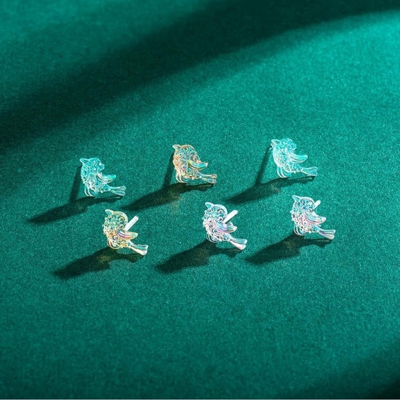 BNWT KMEOSCH 2 Pairs Plastic Bling Birds Earrings Studs for Sensitive Ears - Picture 4 of 5